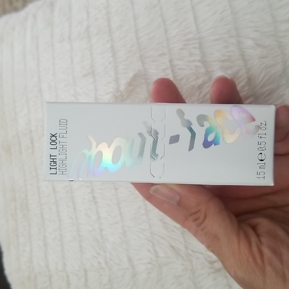 About Face Light Lock Highlight Fluid by Halsey. Brand New In Box
